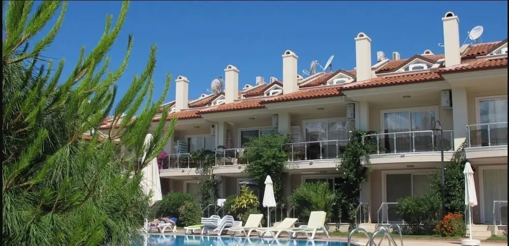 Villa AQ14 by JoyLettings