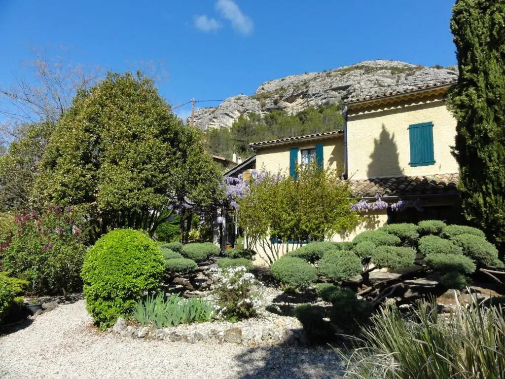 Les Montades Chambres dHôtes
