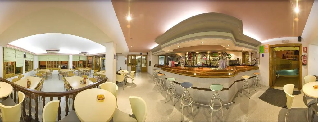 Hostal Adelino
