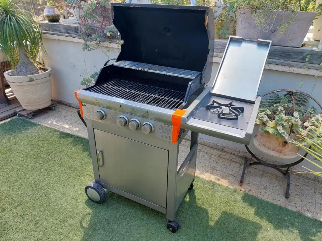 Roof APT W terrace garden,1BR 1BA