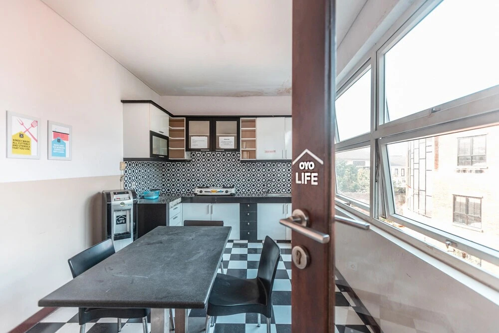 W Residence by OYO Rooms