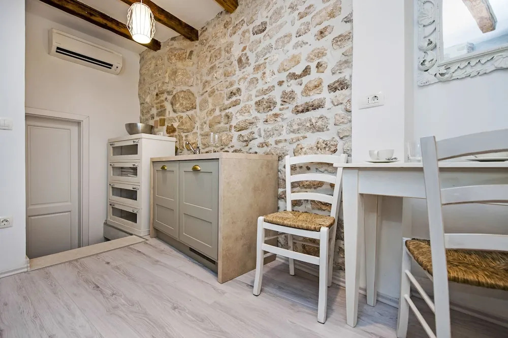 Apartment and Studio CA’ 3 VIE