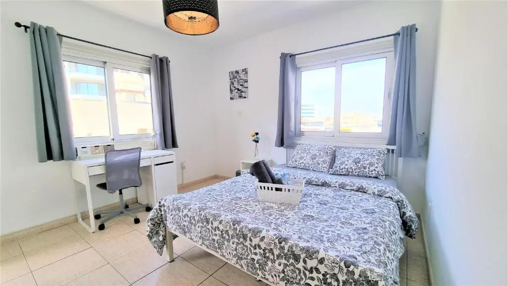 Comfy and Exquisite ROOMS in a Shared 3BR Apartment Near Main Harbor, City Center