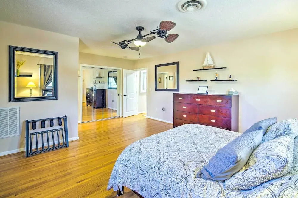 Spacious Satellite Beach Home: Walk to Shore!