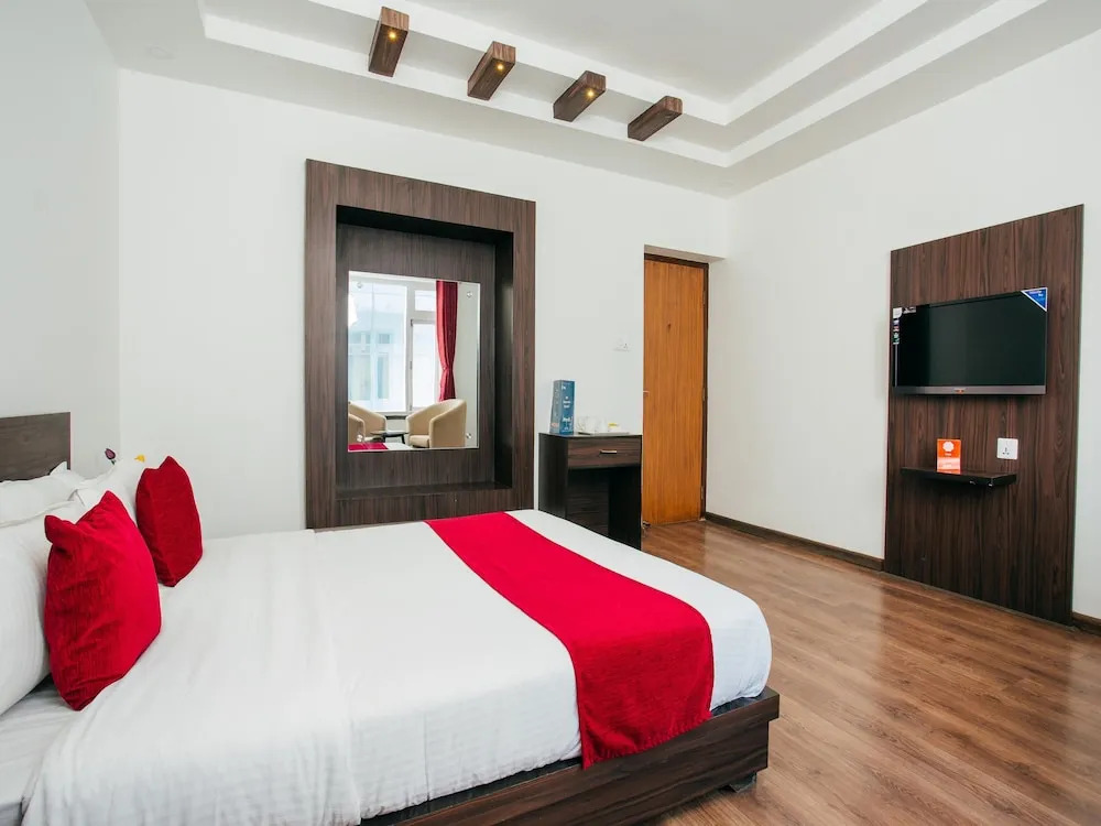 OYO 11474 Gangaur Regency Boutique Hotel