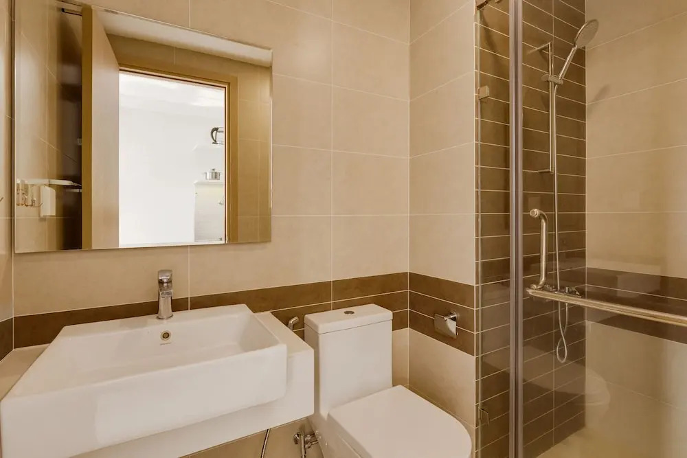 Hikari Rivergate Apartments - Free Pool, Free Internet SIM for 3 nights, Free Pick Up for 5 nights