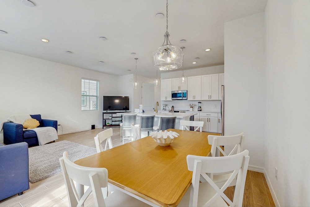 Stylish Vacation Home With Open Layout, Sunny Patio & Near Attractions