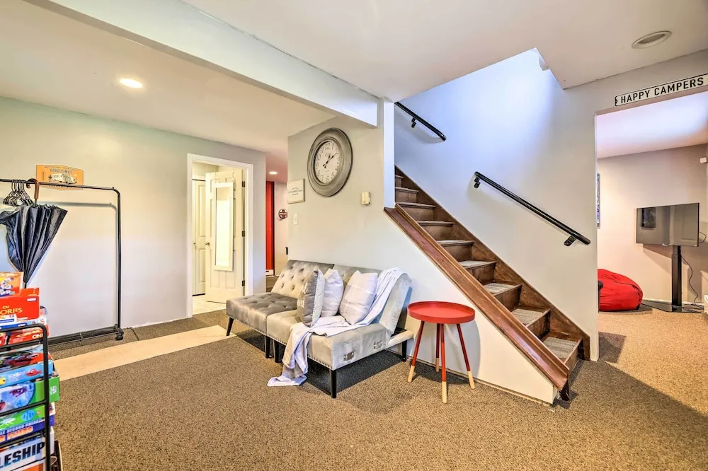Walk to Lake: Game Room Getaway in Pocono Summit!