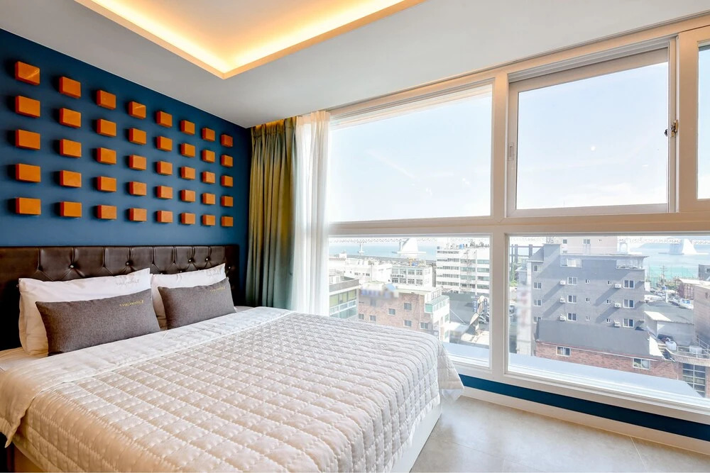 The SWEET Hotel