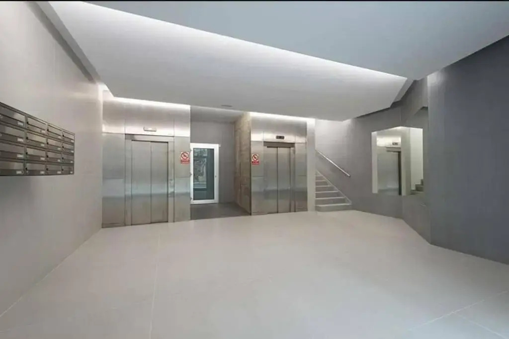 SUITE LUX APARTMENT. 80m FROM BEACH. FreeParking.