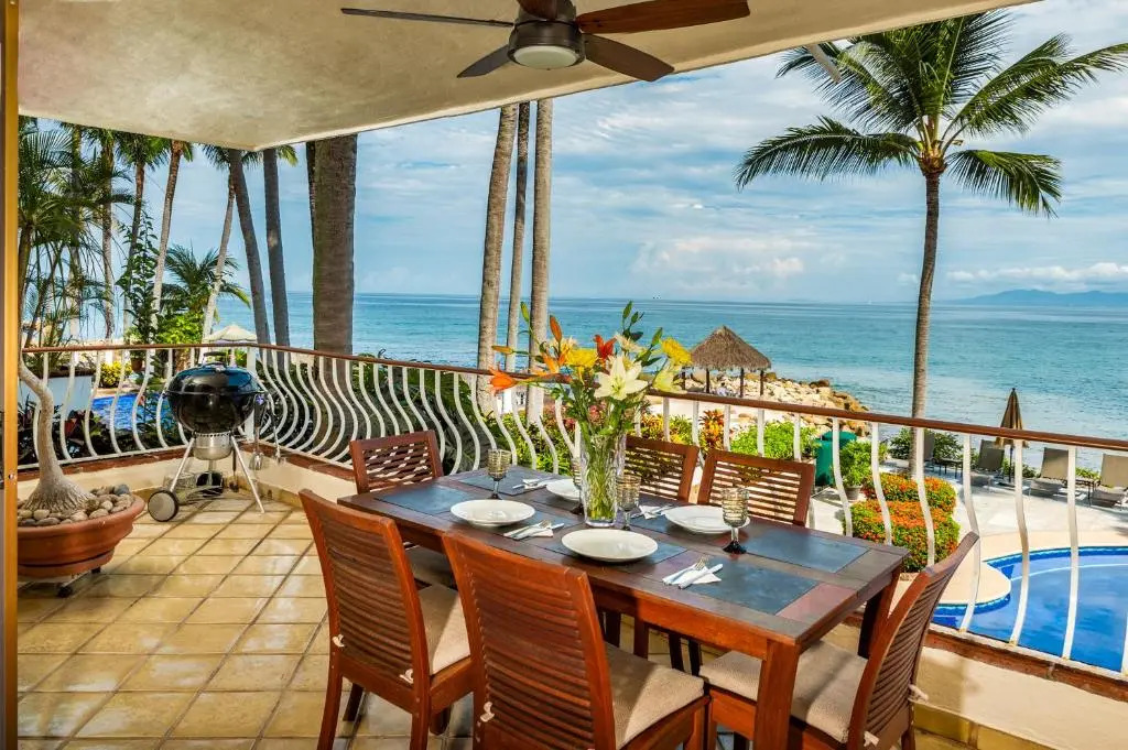 Ocean Front, 3 bedroom, 3 bathroom, Casa Natalia, Playa Esmeralda