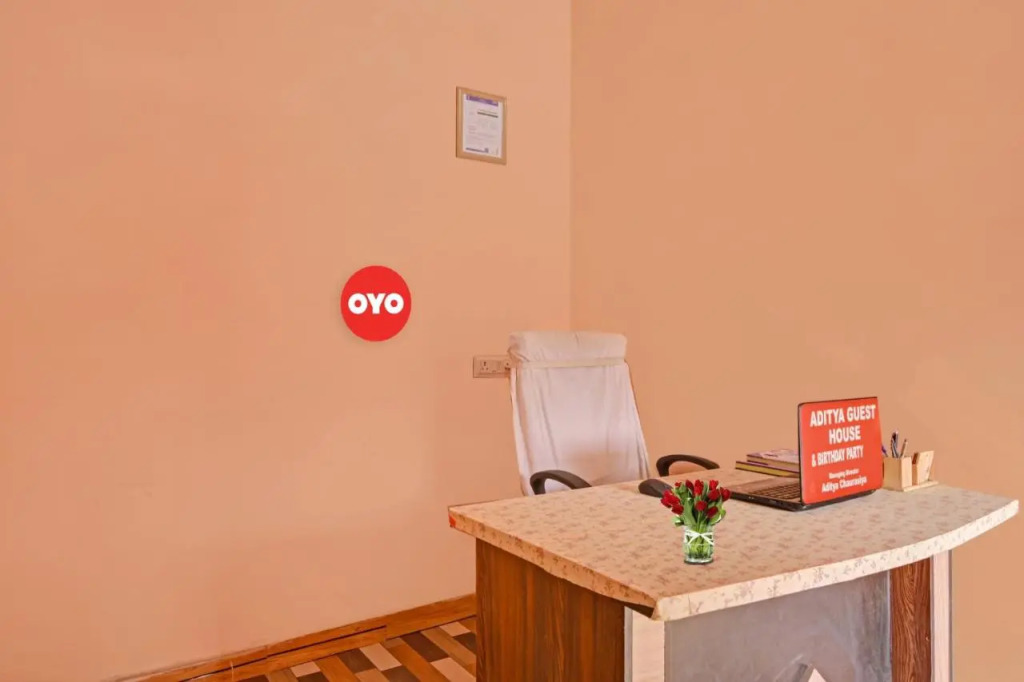 OYO Flagship 80598 Aditya Guest House