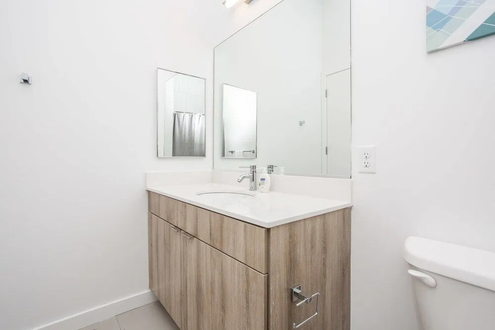 Luxury Apt Near Convcenter, Stadiums, & Harbor