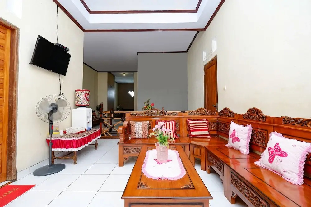 OYO 2430 Lisshaffa Homestay