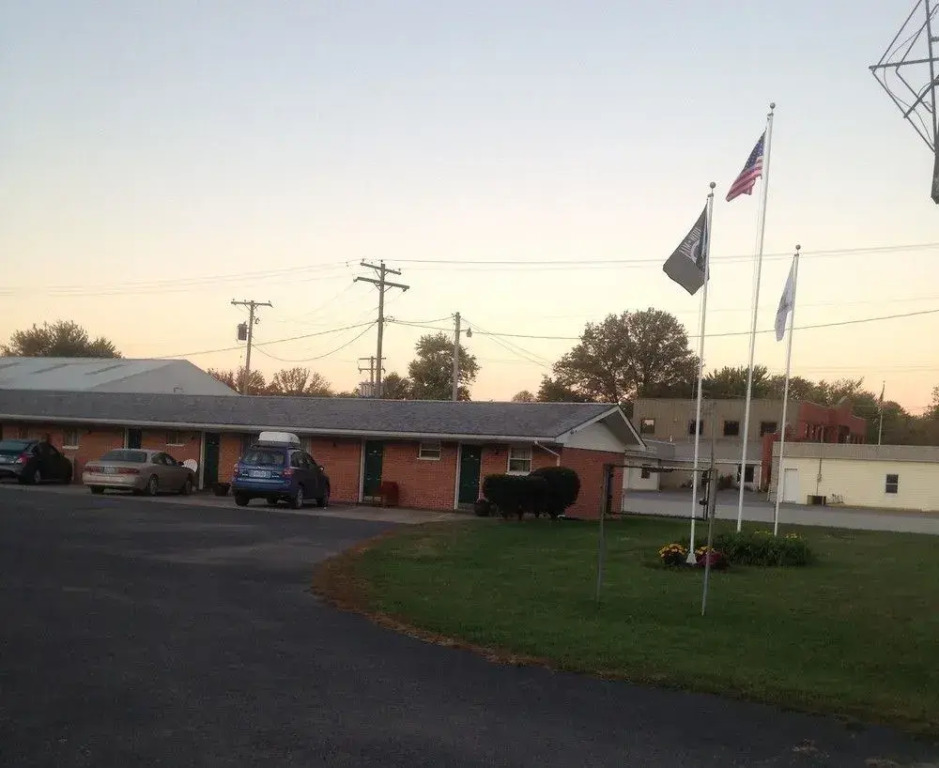 Traveler's Inn Motel