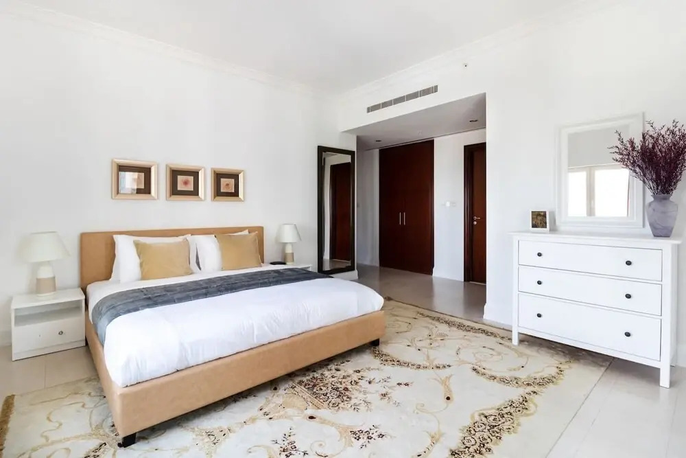 Elegant 3BR in Dubai Marina With Scenic Views!