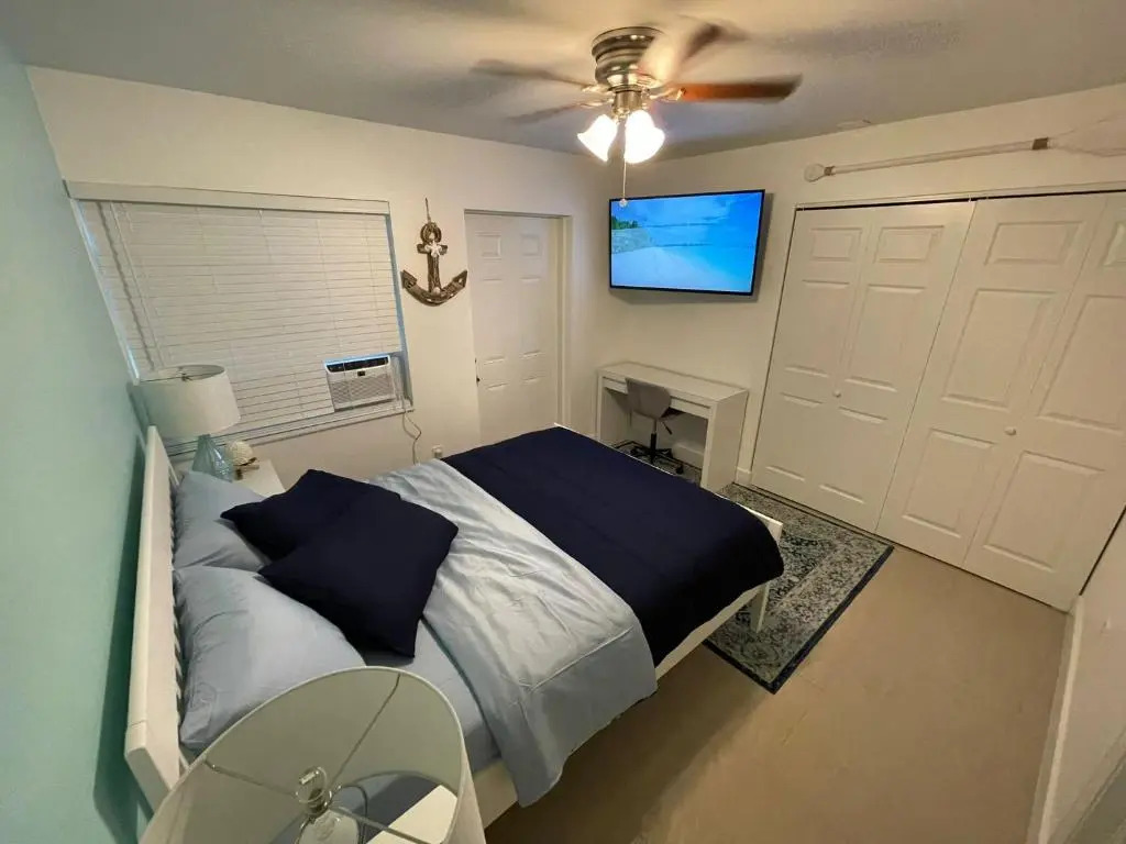 Beach House - 2BD 3BH - Fort Lauderdale