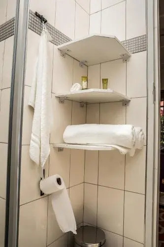 Rooms At 42