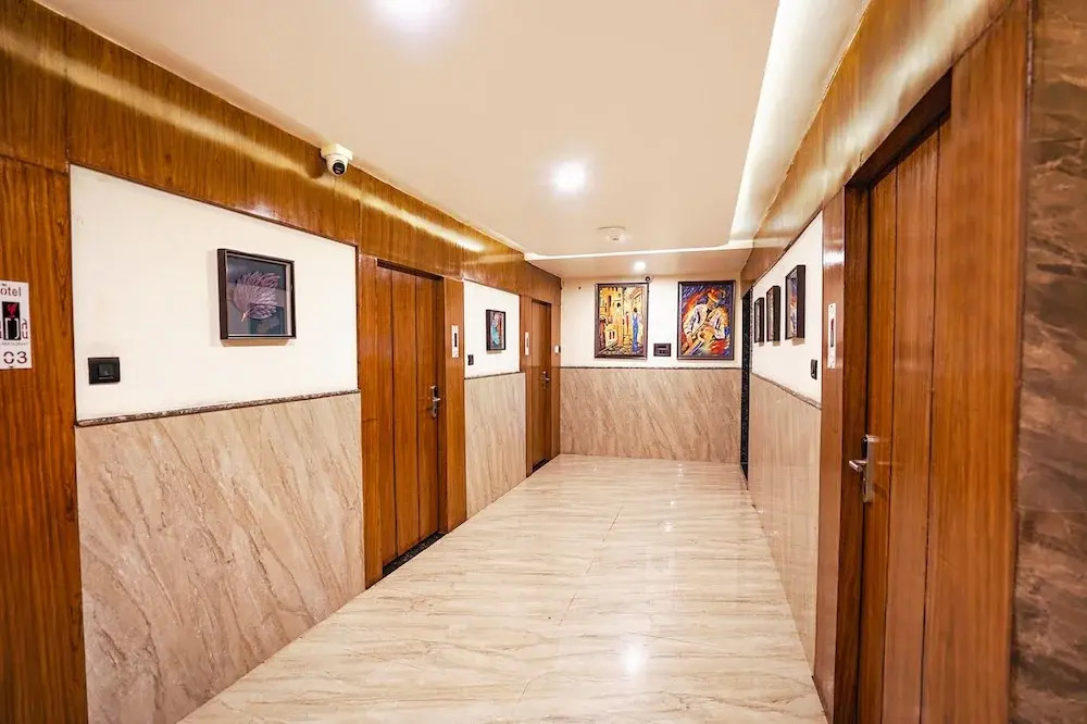 FabHotel Sarja Sky