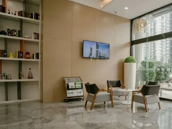 Hui Yue Hotel (Hui Rong Plaza, Chengdu Phoenix Mountain Sports Park)