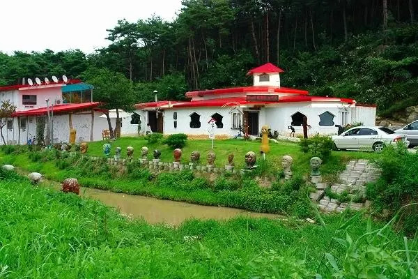 Buan Byeonsanbando Ppalgangjiboong Pension