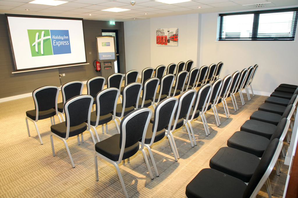 Holiday Inn Express London Heathrow T5 by IHG