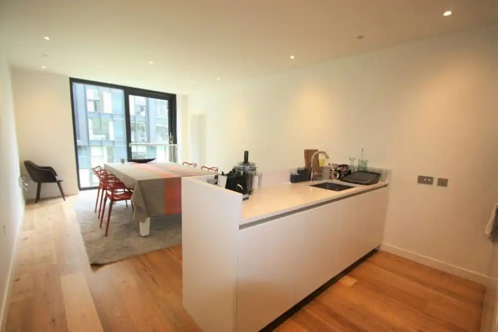 Modern And Bright Two Bedroom Flat On Quartermile