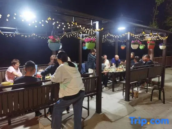 No.7 Homestay (Qinglianggu Branch)