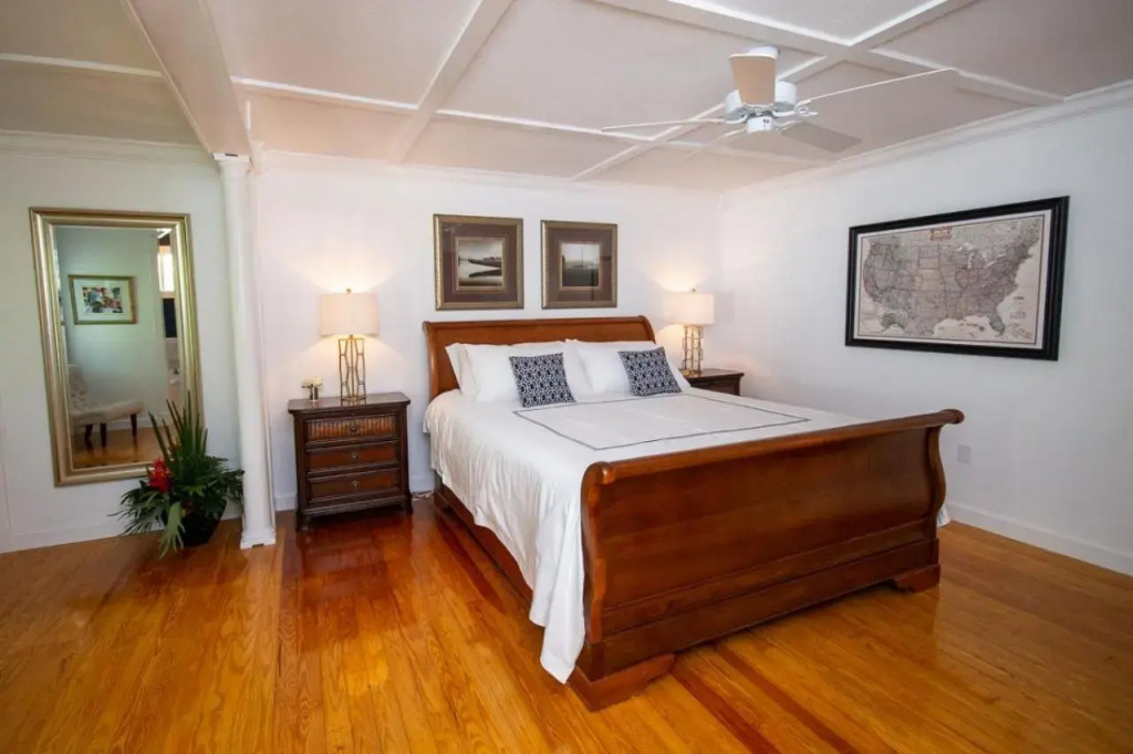 AMI Boathouse - 520 Loquat
