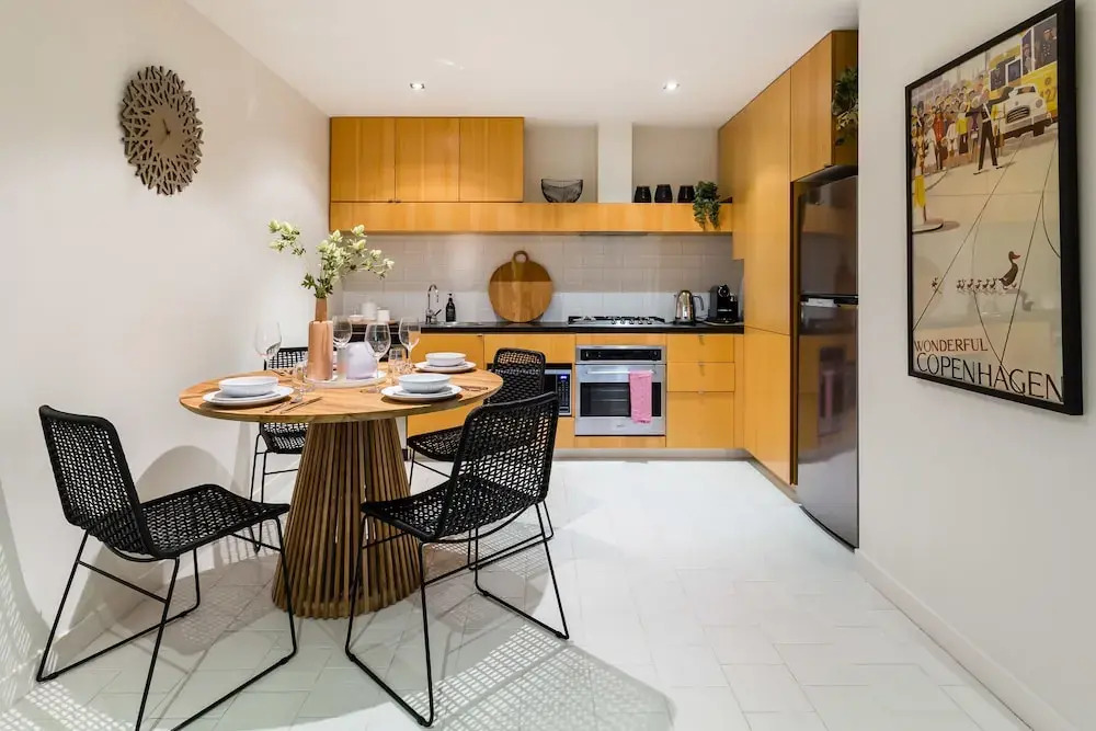 Auguste 2 Bdr Melbourne Apartment