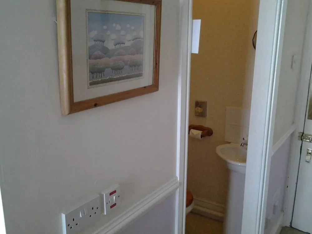 No. 9 Guest House