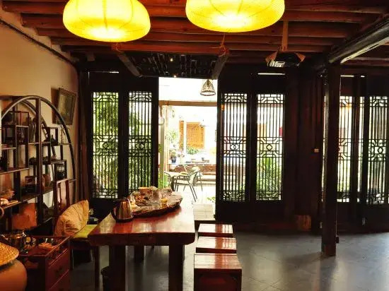 Yunconglong Inn