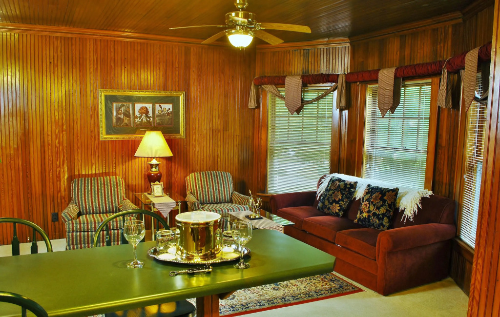 Arbor Hill Inn