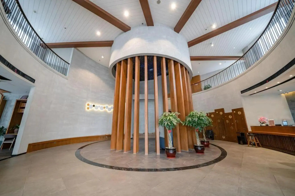 Moonyard Heaven Hotel