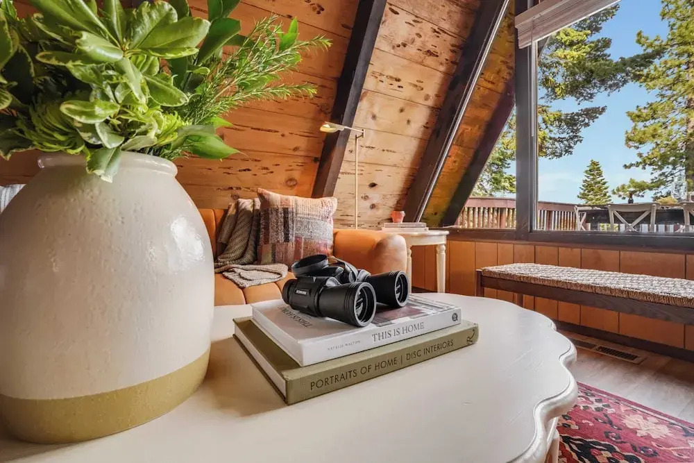 Horizon by Avantstay Stunning A-frame Cabin w/ Hot Tub, Billiards, Lake Views