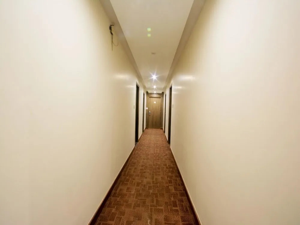 OYO 3763 Naeeka Hotel