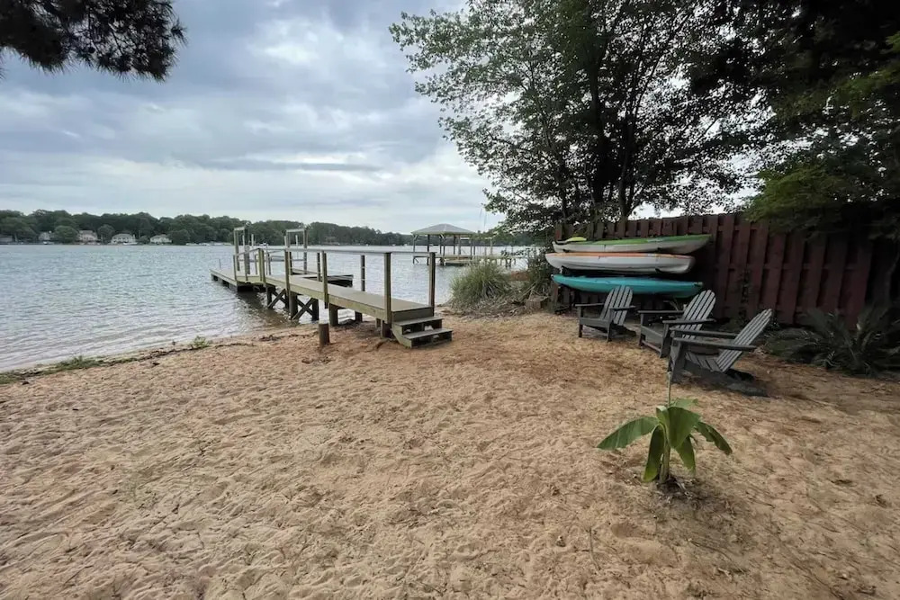 Laid Back Lake Life by Avantstay Waterfront View