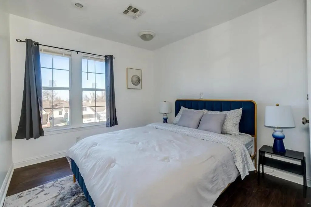 2 Bedroom Suite Near Plaza District Bricktown