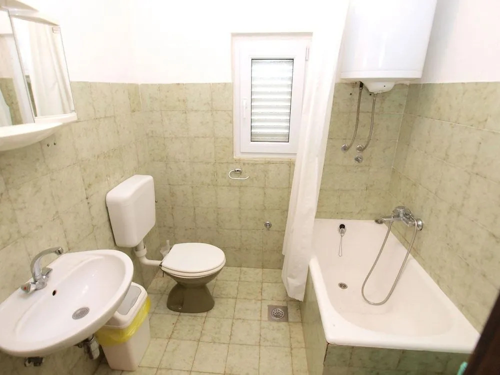 Apartment 722