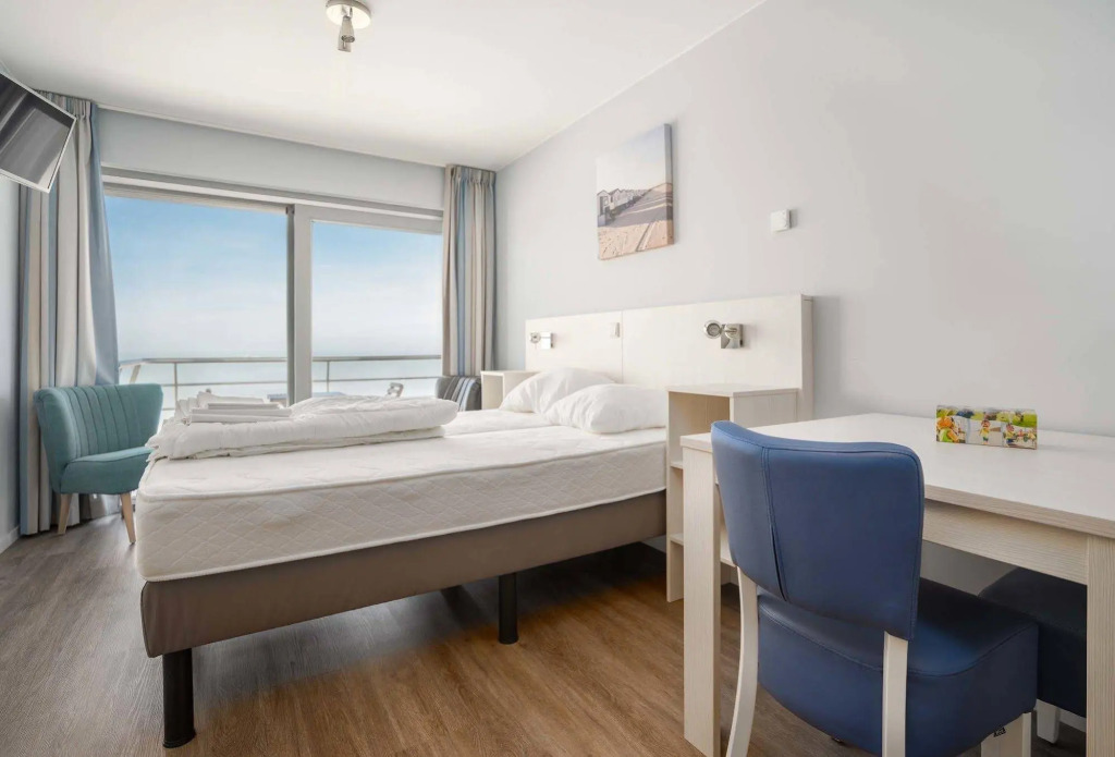 Flat by the Seaside With Stunning Ocean Views