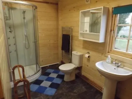 Avonvale Holiday Lodges, your home from home on the edge of THE COTSWOLDS
