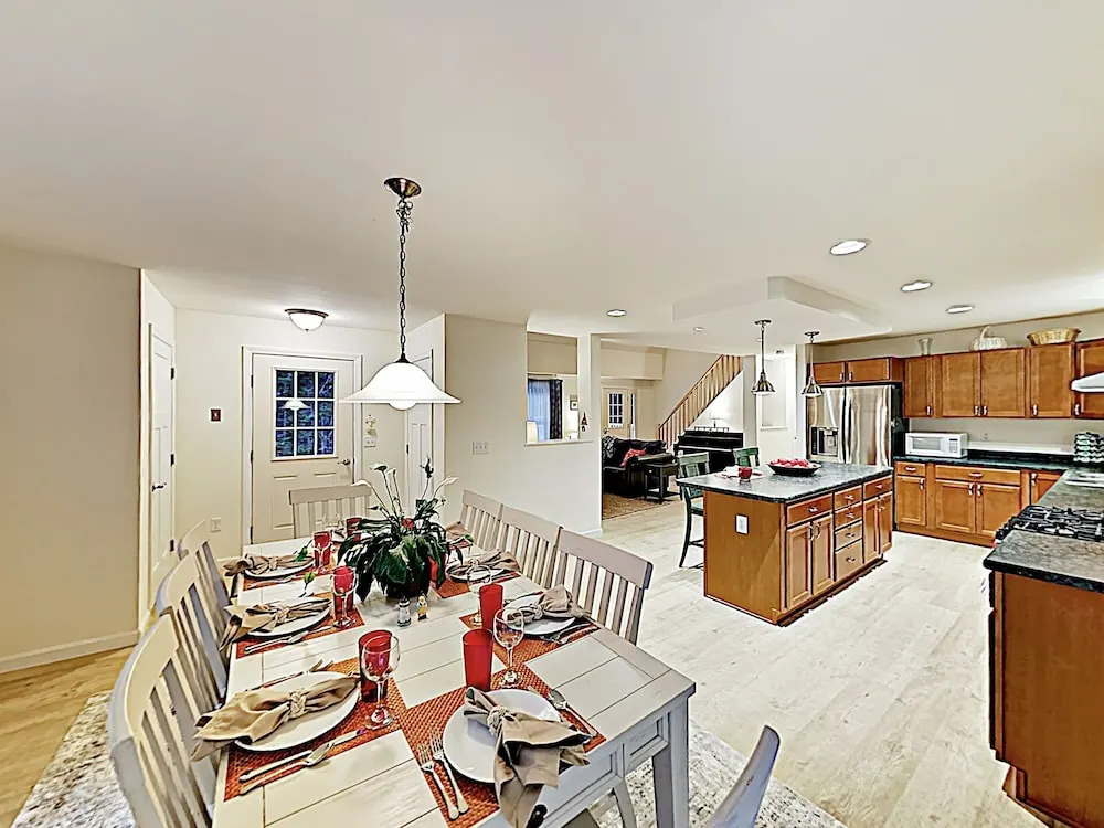 36 Southport - 4 Br Home