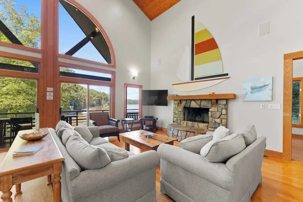 Mi Casa, Su Casa by Avantstay Lakefront Escape