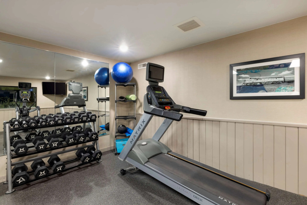 Best Western Watertown Inn & Suites