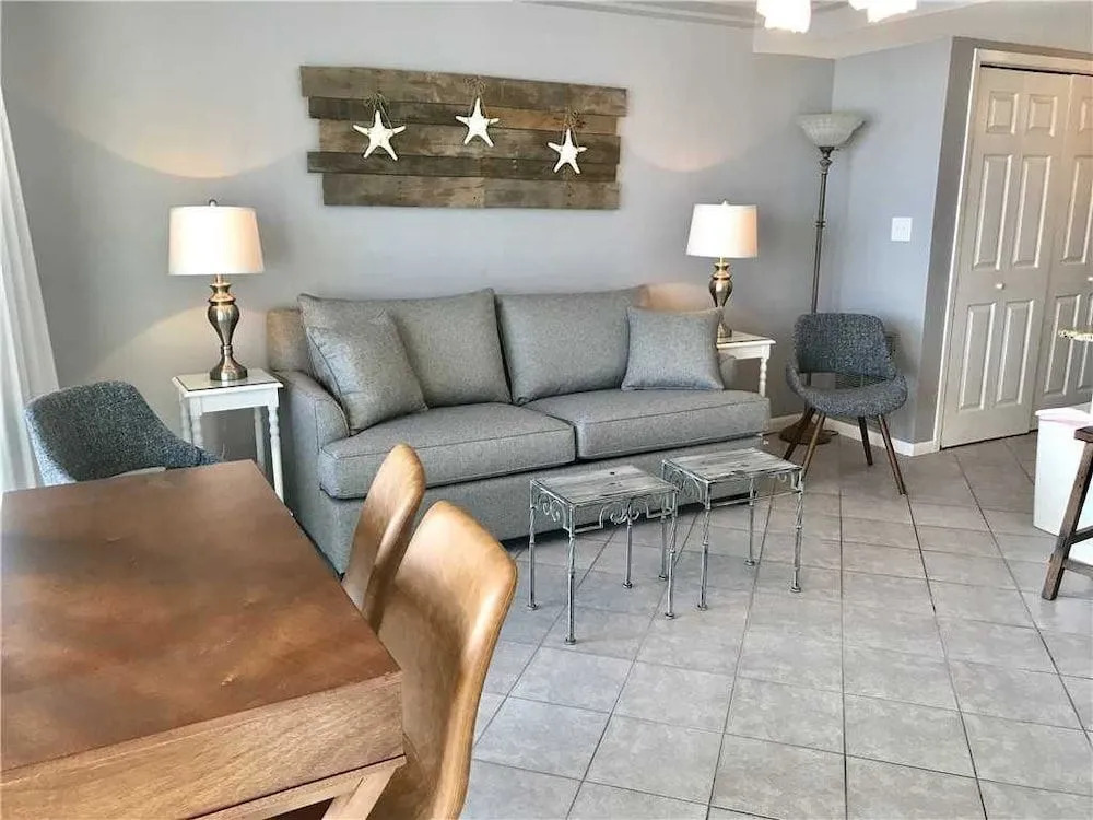 Island Winds West 475 1 Bedroom 1 Bathroom Condo