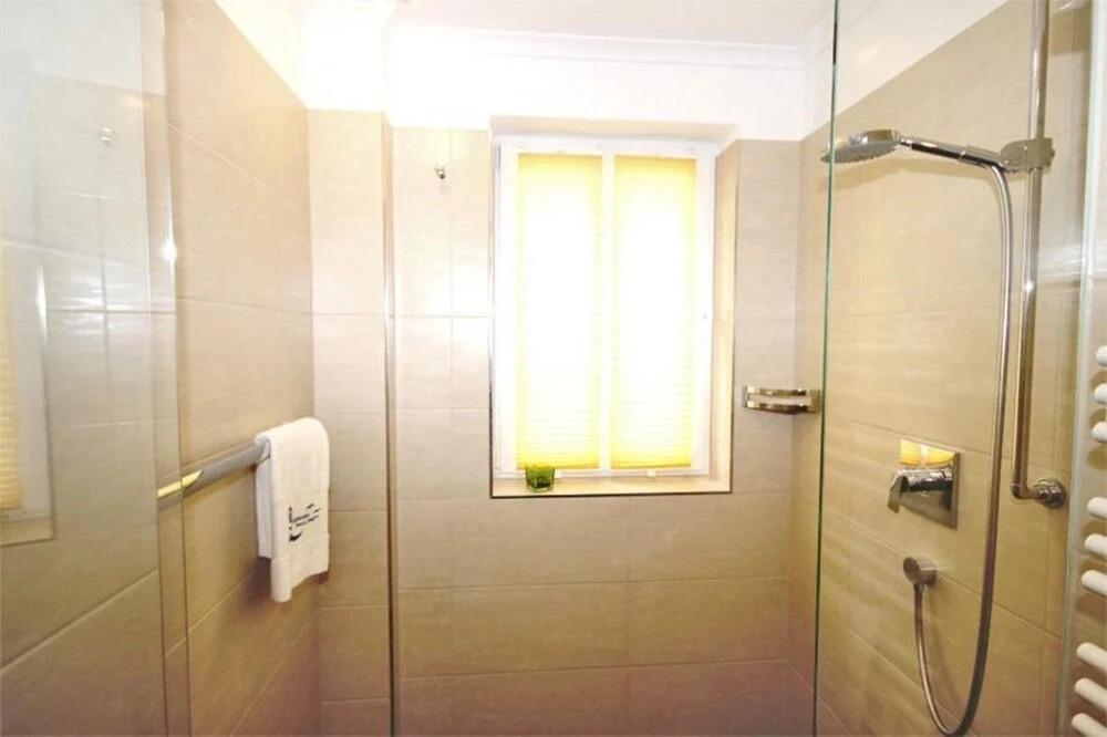 Villa Löwenstein - Wohnung 3 / 9838