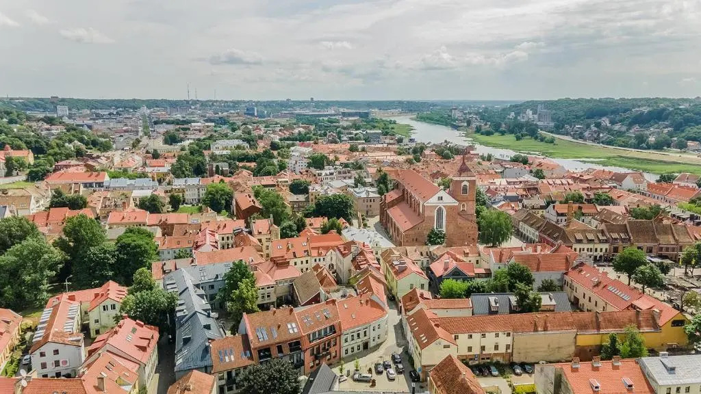 Kaunas Town Hall Apartment 5 by URBAN RENT
