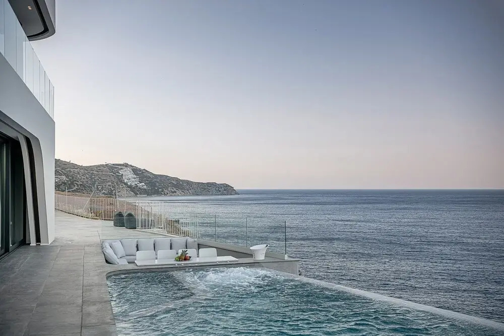Fabulous 5 Bedroom Villa With sea Access