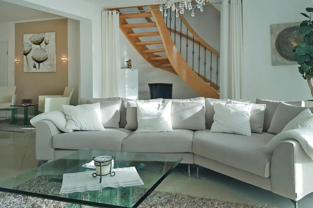 Large, comfortable holiday villa, private garden