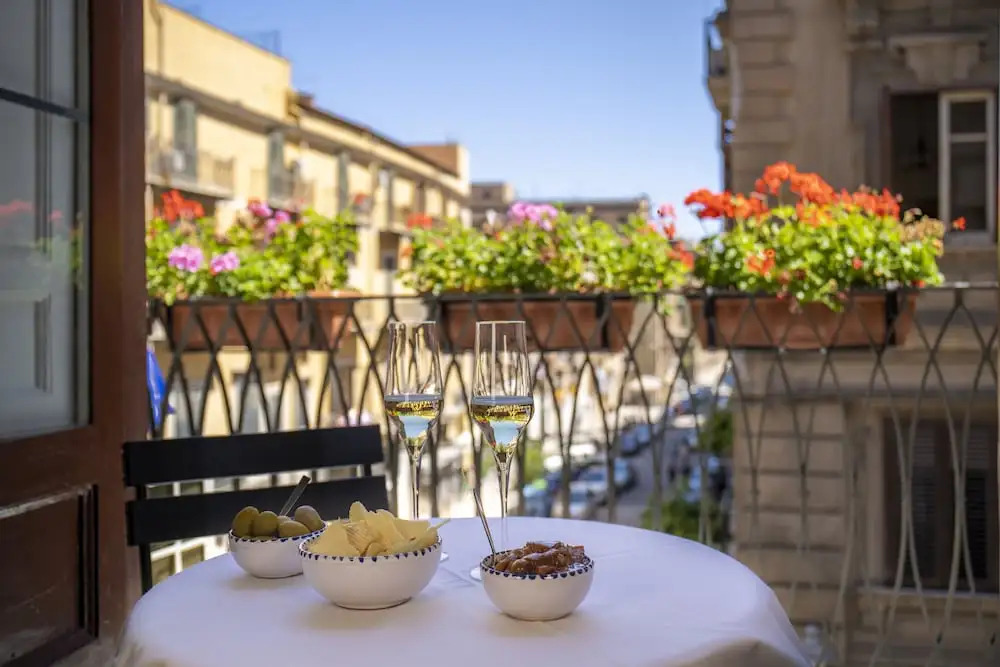 Ballarò Hotel